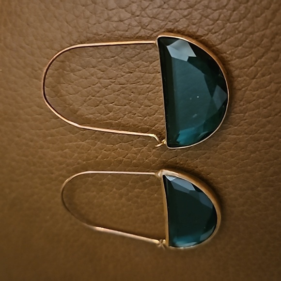 House of Harlow 1960 Faceted Teal Green Glass Mod Hoop Earrings - Picture 3 of 6